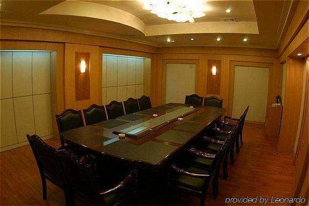 Yin Rui Lin International Hotel Хэфэй Удобства фото